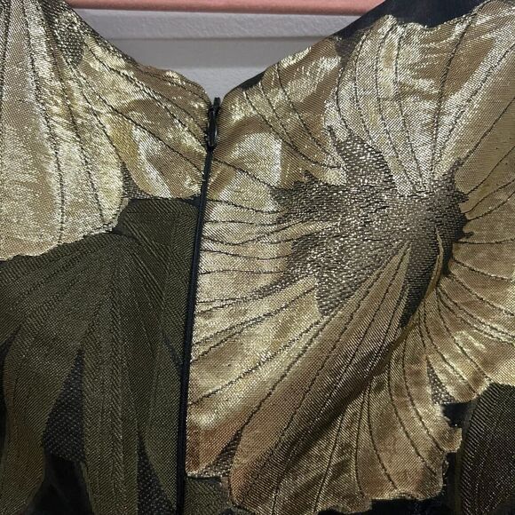 P.A.R.O.S.H. Black Gold Metallic Jacquard Sleeveless Peplum Top Size Small - Picture 4 of 7